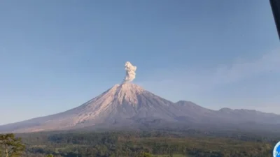 semeru erupsi