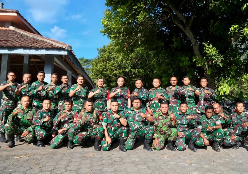 Momen Kebersamaan Danrem dan Forkopimcam Perkuat Sinergi Sukseskan TMMD ke-129