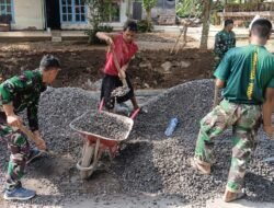 Satgas TMMD ke-129 dan Warga Gotong Royong Percepat Pembangunan Rabat Beton di Lumajang
