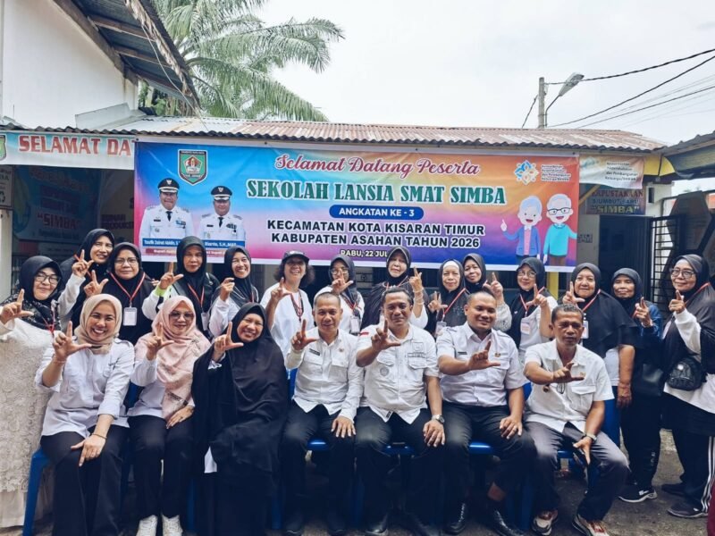 Camat Kisaran Timur Dukung Sekolah Lansia