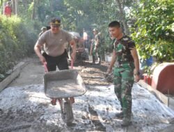 Sinergi TNI-Polri di TMMD ke-129, Polres Lumajang Laksanakan Pengecoran Jalan di Ledoktempuro