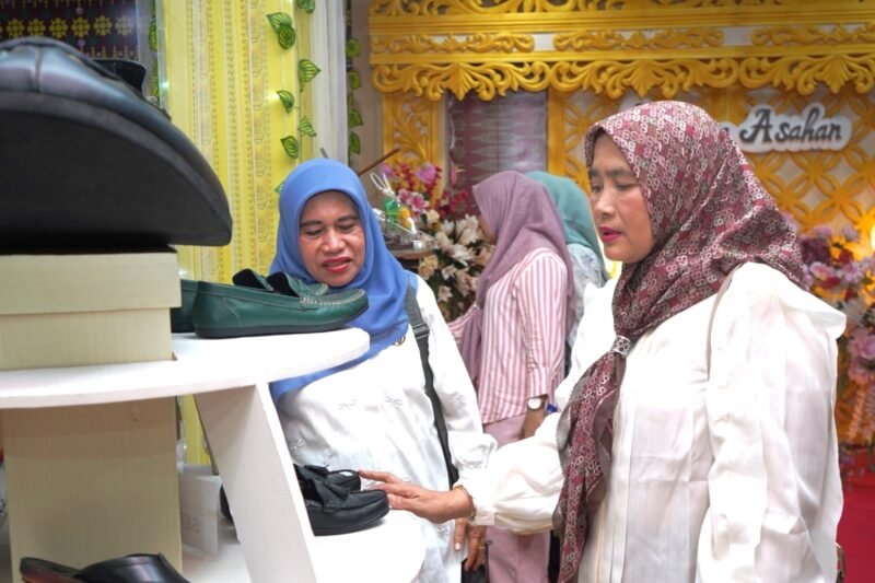 Ketua TP PKK Asahan Tinjau Paviliun UMKM di PRSU ke-50