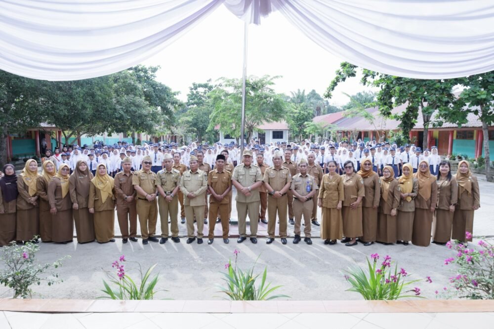 Bupati Asahan Pimpin Hari Pertama Sekolah