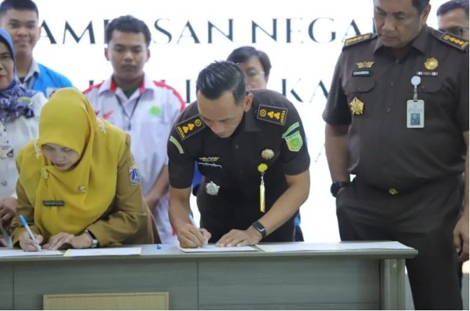 BPA Kejaksaan Hibahkan Motor Rampasan ke SMK