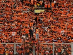 Suporter Tamu Liga 2 Tunggu Kesiapan Tuan Rumah