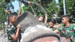 Satgas TMMD Pastikan Komposisi Adukan Beton Tepat Demi Jaga Kualitas 