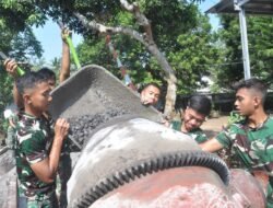 Satgas TMMD Pastikan Komposisi Adukan Beton Tepat Demi Jaga Kualitas 