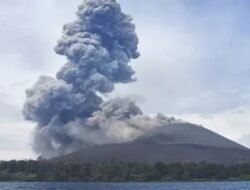 Gunung Anak Krakatau Erupsi, Kolom Abu Capai 357 Meter