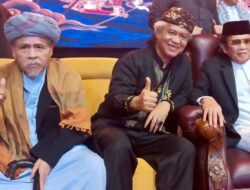 Anton Charliyan dan Rhoma Irama Hadiri Pengukuhan Pengurus PWI LS Jabar di Indramayu