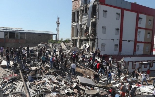 Gempa Magnitudo 7,4 Guncang Kolombia, 19 Bangunan di Cali Runtuh