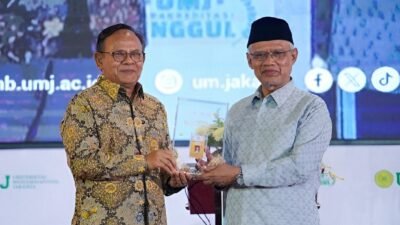 Haedar Nashir Terima Kartu Wartawan Utama Khusus dari Dewan Pers