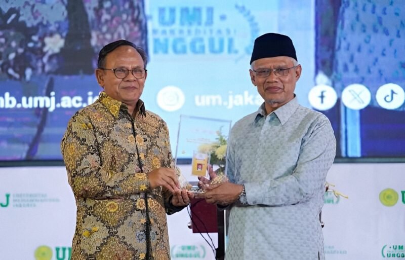Haedar Nashir Terima Kartu Wartawan Utama Khusus dari Dewan Pers