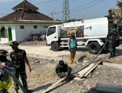 Satgas TMMD 129 Salurkan Air Bersih ke Warga Kesongo