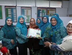 Ketua TP PKK Asahan Serahkan Bantuan untuk Poklak Kelurahan Sentang, Perkuat UMKM Jelang Lomba UP2K Sumut