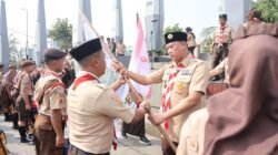 Wali Kota Bekasi Kukuhkan 1.300 Pramuka Garuda