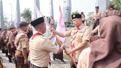 Wali Kota Bekasi Kukuhkan 1.300 Pramuka Garuda