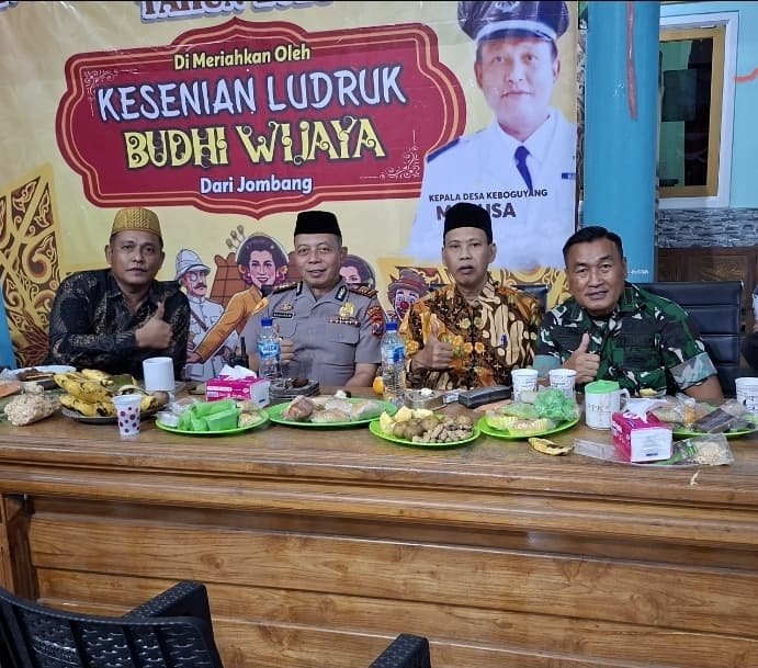 Kapolsek Jabon Silaturahmi dengan Tokoh Agama dan Masyarakat di Ruwat Desa Keboguyang