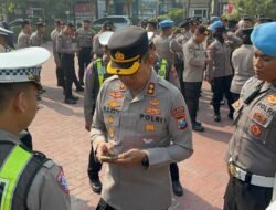 Cegah Pelanggaran Anggota, Wakapolresta Sidoarjo Periksa Handphone Anggota