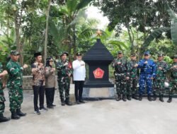 Tiba di Titik Kedua, Rombongan Tandatangani Prasasti Jalan Rabat Beton TMMD ke-129