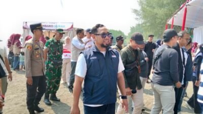 Perkuat Ekonomi dan Jaga Kelestarian Pesisir Pantai Bahak, Koramil Tongas Kawal dan Amankan Kegiatan Relawan Bakti BUMN