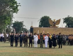 Bersama Sejumlah Pihak, Kasdim 0820/Probolinggo Hadiri Upacara HUT Ke-81 Kemerdekaan RI Di Alun – Alun Kota Probolinggo