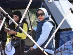 Wabup Mimik Temukan Potensi Hiu Paus di Jabon, Dorong Pengembangan Wisata Bahari Sidoarjo.