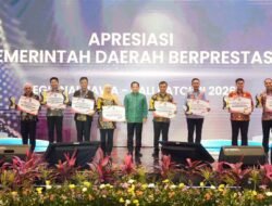 Bupati Sidoarjo Terima Penghargaan dari Mendagri, Pemkab Dapat Insentif Fiskal Rp 1,5 Miliar