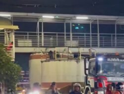 Truk Tabrak JPO Pasar Kramat Jati, TransJakarta Koridor 7 Alih Rute