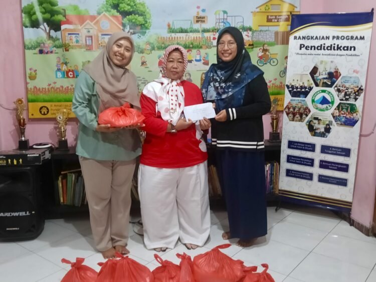 HUT ke-11 Sudut Pandang, Berbagi Lewat Jumat Berkah di Tiga Yayasan Anak Yatim