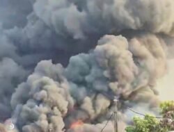 Kebakaran Pabrik di Bekasi Utara, 10 Mobil Damkar Dikerahkan