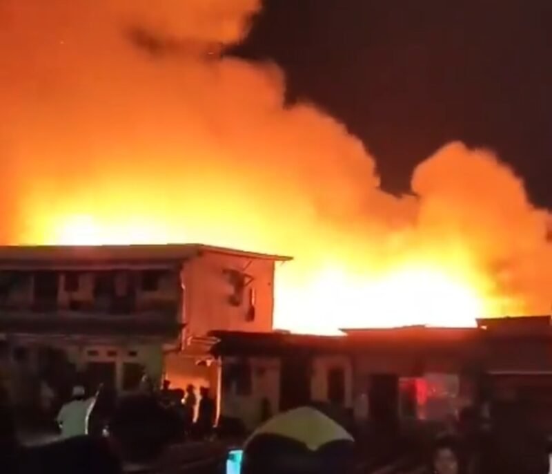 Kebakaran di Muara Angke Pluit Jakarta Utara