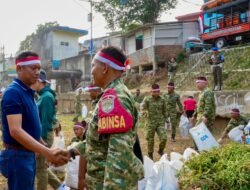 Jaga Jakarta, Pemprov DKI, TNI-Polri Gelar Karya Bakti Bersihkan Sungai Bidara Cina
