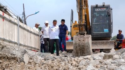 Munjirin Pastikan Penanganan Jalan Amblas di Jalan Cinta Pulo Gadung Terus Berjalan