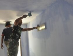 Pengecatan RTLH TMMD ke-129 Berlanjut, Rumah Ibu Ety Kian Mendekati Rampung