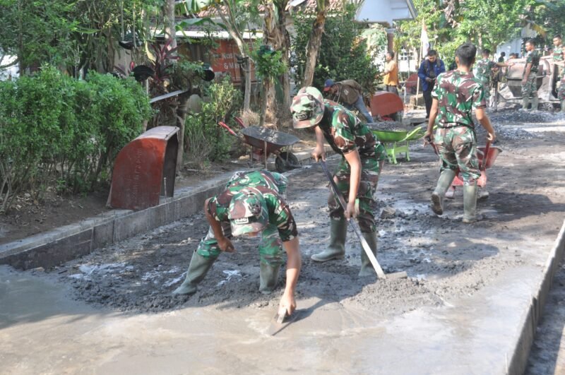 Pengecoran Jalan TMMD ke-129