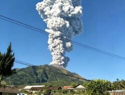 Radius Bahaya Diperluas, Badan Geologi: Aktivitas Gunung Sinabung di Sumut Naik