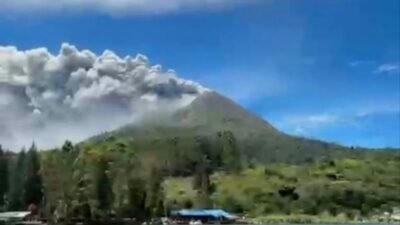 sinabung letusan