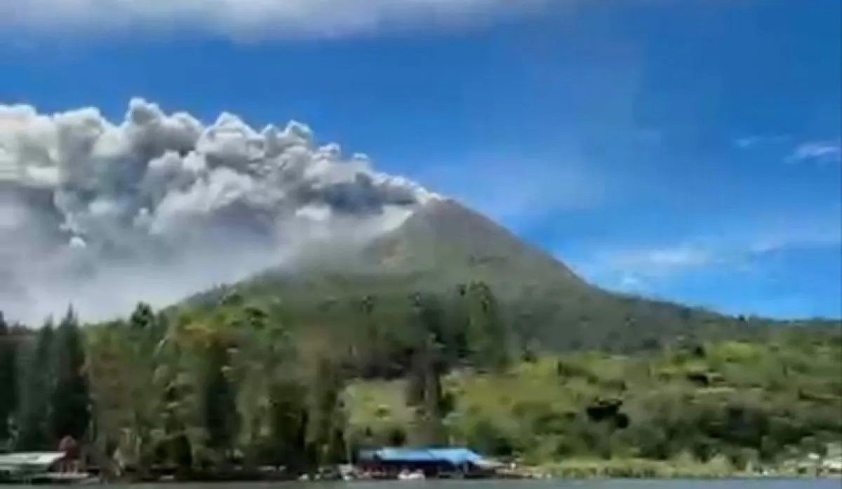 sinabung letusan