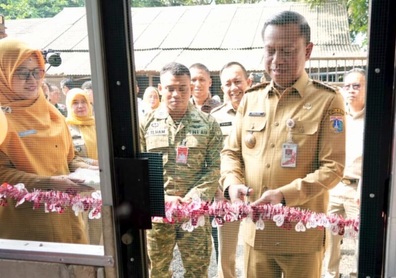 Resmikan TPS RW 14 Halim, Munjirin Dorong Pengelolaan Sampah Berbasis Sirkular di Jaktim