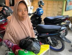 Wartawan Blora Salurkan Air Bersih dan Sembako untuk Warga Terdampak Kemarau