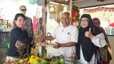 Wartawati Senior PWI Musrifah Buka Butik Selaras di Lemhannas