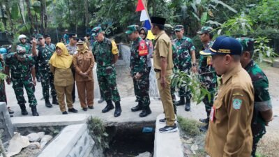 Brigjen TNI Mukhlis Monitoring Infrastruktur Rabat Beton dan Gorong-gorong di Lumajang