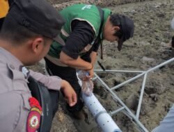 Bhabinkamtibmas Ketegan Kawal Tanam Padi Modern Dukung Ketahanan Pangan