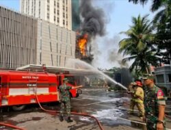 Kebakaran Hotel Pullman Central Park Berhasil Dipadamkan 30 Menit, Koramil 03/GP Turunkan 2 Water Tank
