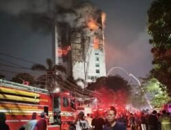 Kebakaran Melahap Gedung Bapenda DKI di Gambir, Satu Pekerja Berhasil Dievakuasi
