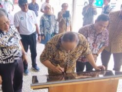 Marciano Norman Resmikan Sport Center UNDIKMA Mataram