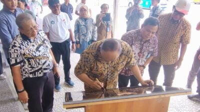 Marciano Norman Resmikan Sport Center UNDIKMA Mataram