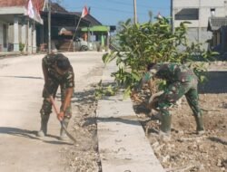 Satgas TMMD 129 Bojonegoro dan Warga Dusun Krebet Kompak Perkuat Drainase