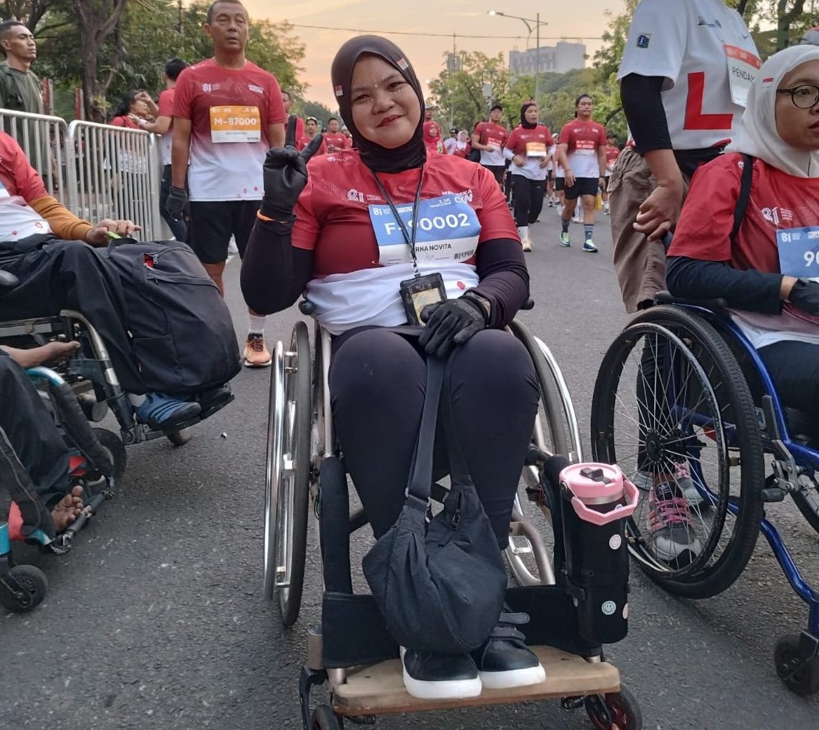 Novi, Pelari Kursi Roda yang Ramaikan Merdeka Run 2026