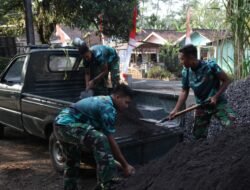 Tugu Prasasti TMMD ke-129 Lumajang Mulai Dibangun, Satgas Angkut Material ke Lokasi